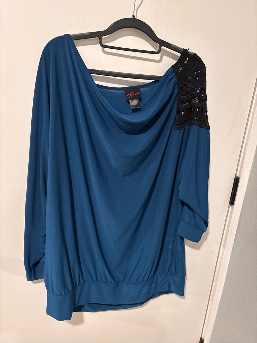 Torrid 4x Teal Draped One-Shoulder Top with Black Crochet Accent